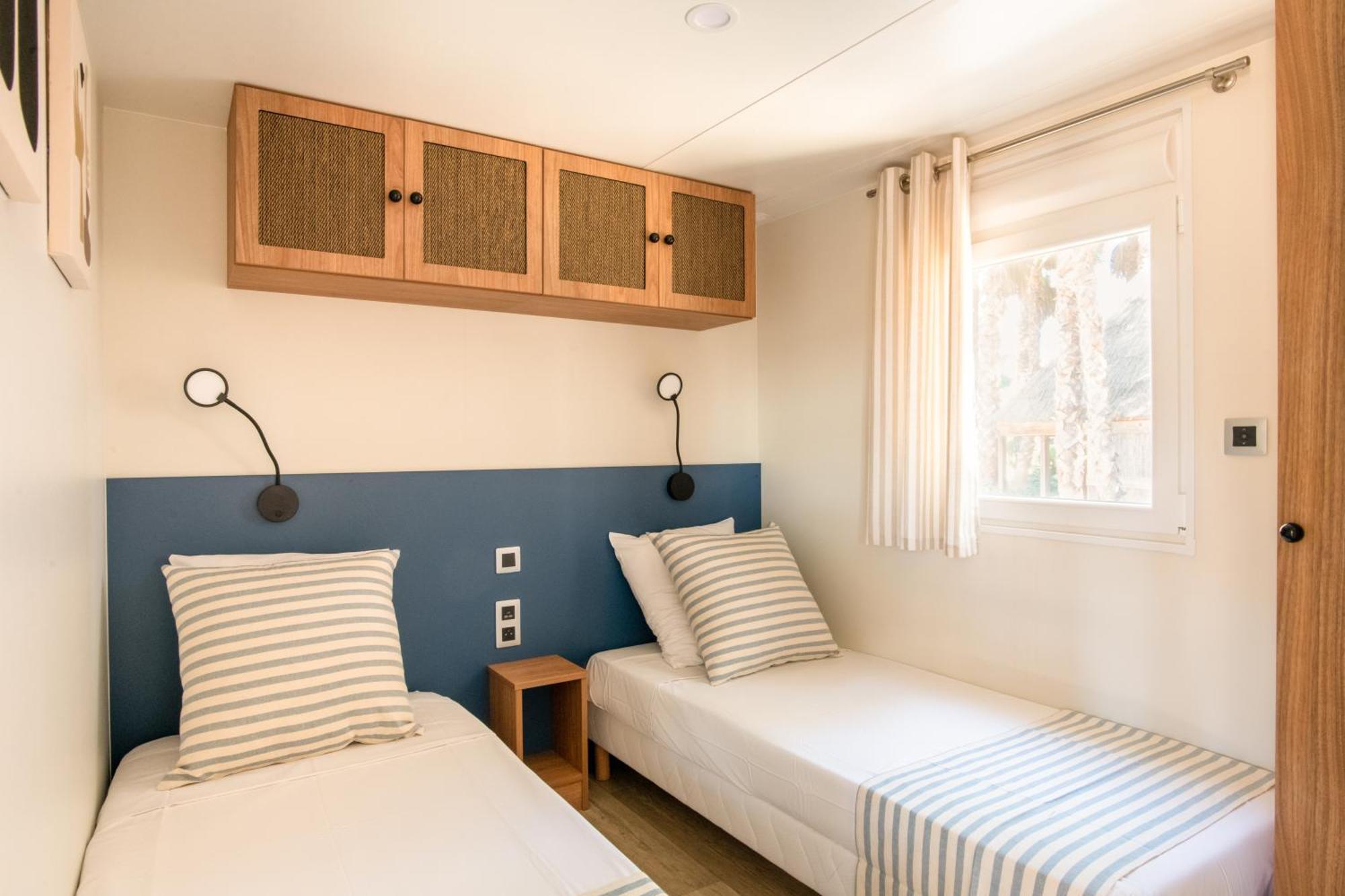 金羊毛酒店 拉马蒂埃勒 外观 照片 A bedroom in a mobile home